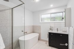 129 Elizabeth Ave, Clontarf QLD 4019, Australia