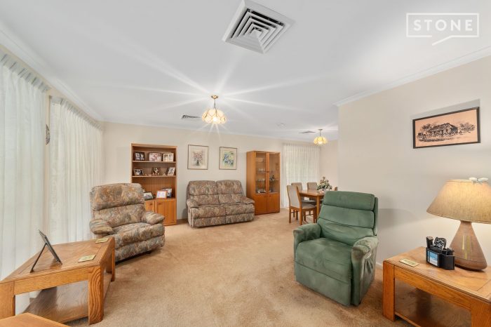 21 Lindeman Cl, Eleebana NSW 2282, Australia