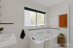 3 Rose Bay Esplanade, Rose Bay TAS 7015, Australia