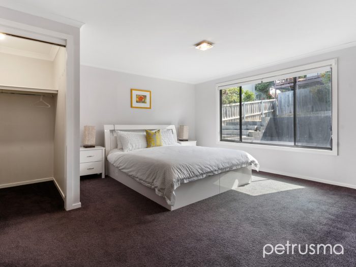 165 Roslyn Ave, Blackmans Bay TAS 7052, Australia