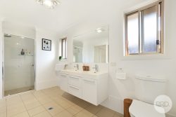 29 Semillon Dr, North Tamworth NSW 2340, Australia