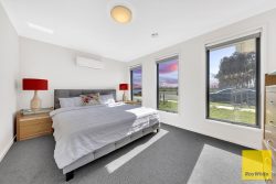 36 Stakes Bvd, Manor Lakes VIC 3024, Australia