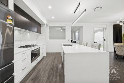 87 Teal Circuit, Greenbank QLD 4124, Australia