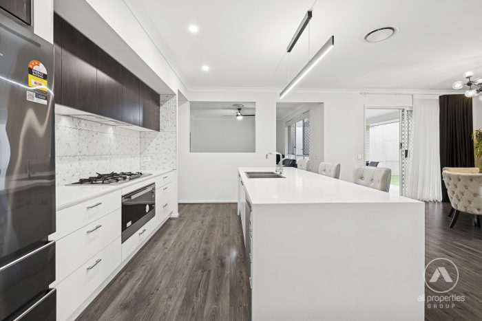 87 Teal Circuit, Greenbank QLD 4124, Australia
