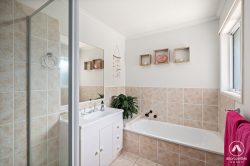 4 Timms St, Loganlea QLD 4131, Australia