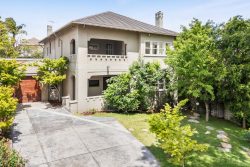 8 Warra St, Toorak VIC 3142, Australia