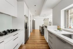 8 Warra St, Toorak VIC 3142, Australia