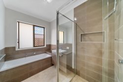 31 Basil St, Springfield Lakes QLD 4300, Australia