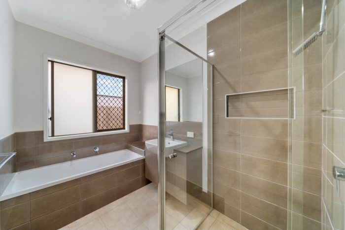 31 Basil St, Springfield Lakes QLD 4300, Australia