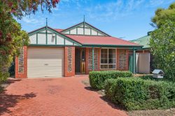 28 Windlass Square, Seaford Rise SA 5169, Australia