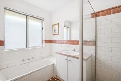 28 Windlass Square, Seaford Rise SA 5169, Australia