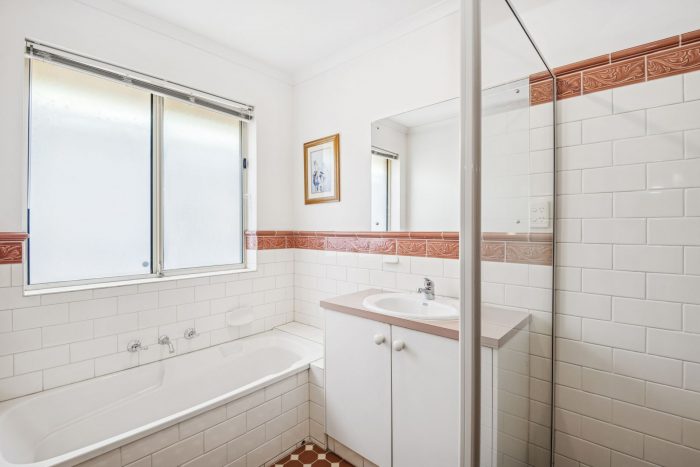 28 Windlass Square, Seaford Rise SA 5169, Australia