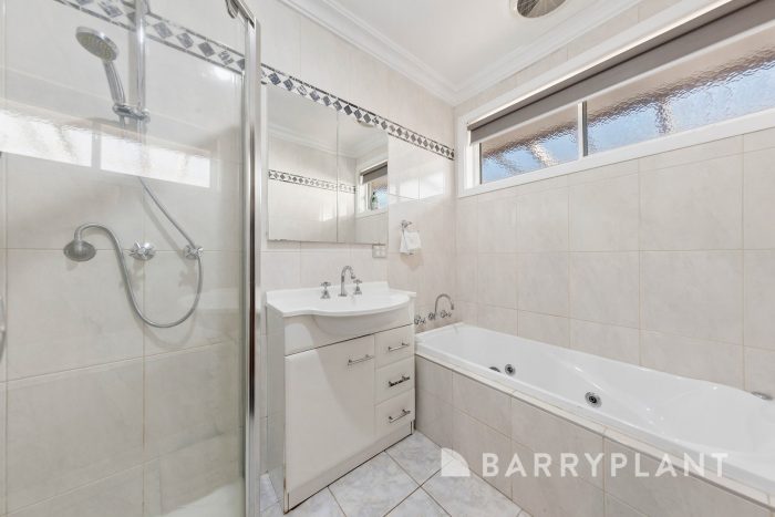 12 Witchwood Cl, Albanvale VIC 3021, Australia