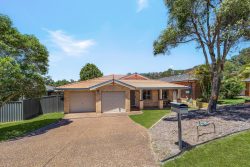 182 Woodbury Park Dr, Mardi NSW 2259, Australia