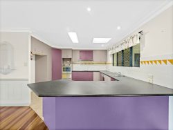 16 Foreshore Dr, Urangan QLD 4655, Australia