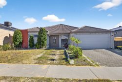 107 Glasshouse Dr, Banksia Grove WA 6031, Australia