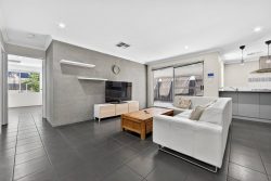 107 Glasshouse Dr, Banksia Grove WA 6031, Australia