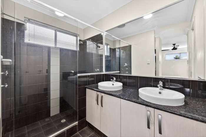 107 Glasshouse Dr, Banksia Grove WA 6031, Australia