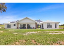 27 Sheldon Rd, Rockyview QLD 4701, Australia