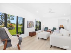 27 Sheldon Rd, Rockyview QLD 4701, Australia