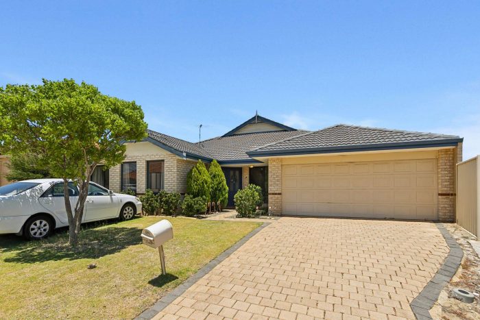 12 Whyalla Chase, Tapping WA 6065, Australia