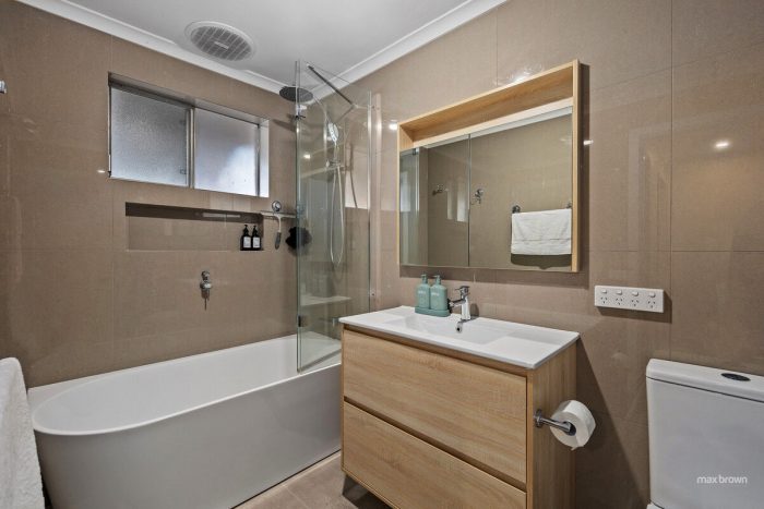 56 Shirley Cres, Woori Yallock VIC 3139, Australia