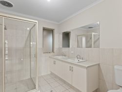 5 Aft Ct, Seaford Meadows SA 5169, Australia