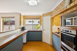 39 Sulman Ave, Salter Point WA 6152, Australia