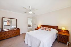 39 Sulman Ave, Salter Point WA 6152, Australia