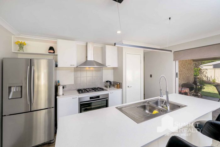 6B St Marks Pl, East Bunbury WA 6230, Australia