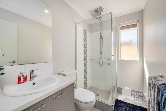6B St Marks Pl, East Bunbury WA 6230, Australia