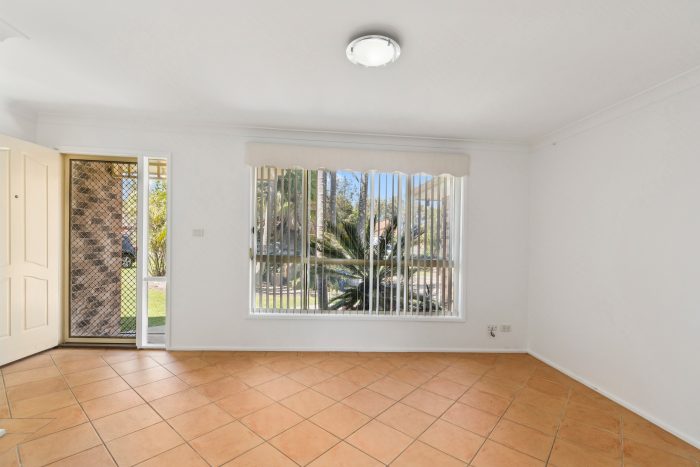 7 Ball Pl, Albion Park Rail NSW 2527, Australia