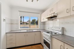 7 Ball Pl, Albion Park Rail NSW 2527, Australia