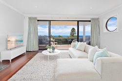 85 Barton Dr, Kiama Downs NSW 2533, Australia