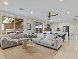 12 Beachport Rd, Seaford Rise SA 5169, Australia