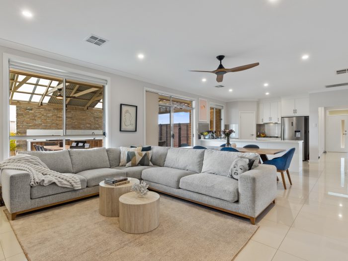 12 Beachport Rd, Seaford Rise SA 5169, Australia