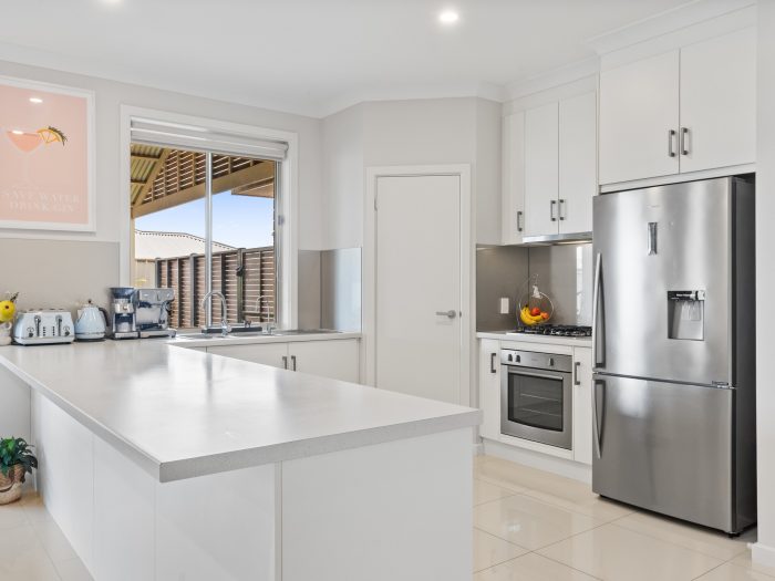 12 Beachport Rd, Seaford Rise SA 5169, Australia