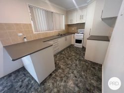 7 Benowa Ct, Boyne Island QLD 4680, Australia