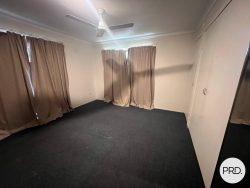 7 Benowa Ct, Boyne Island QLD 4680, Australia