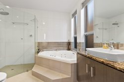 83 Braeside Ave, Seacombe Heights SA 5047, Australia