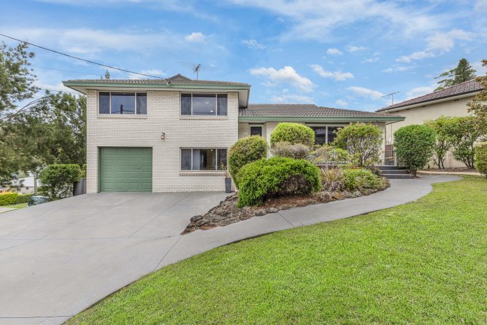 2 Braeside Pl, Engadine NSW 2233, Australia