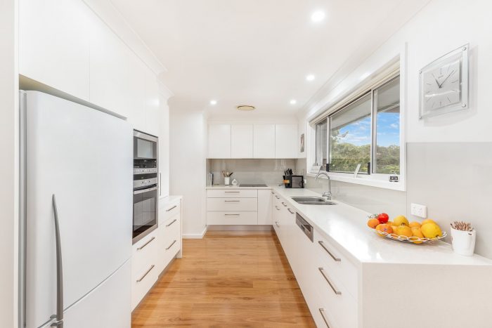 2 Braeside Pl, Engadine NSW 2233, Australia
