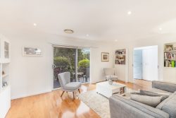 2 Braeside Pl, Engadine NSW 2233, Australia