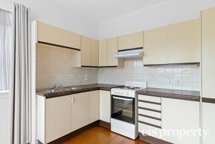 359 Brooker Hwy, Lutana TAS 7009, Australia
