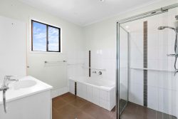 23 Bunker Ave, Urraween QLD 4655, Australia