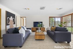 6 Eramu Pl, Kurunjang VIC 3337, Australia