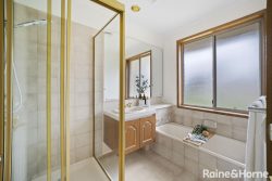 6 Eramu Pl, Kurunjang VIC 3337, Australia