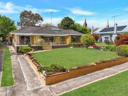 36 Clarke St, Hamilton VIC 3300, Australia