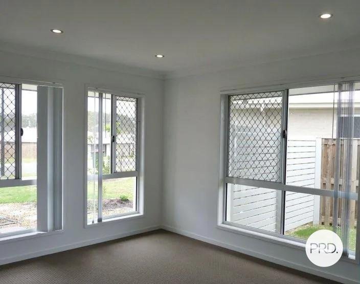 45 Clover Cres, Boyne Island QLD 4680, Australia