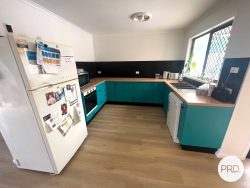 12 Curtis Ave, Boyne Island QLD 4680, Australia